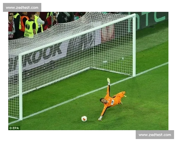 半高球点球：守门员的 “送分题”？